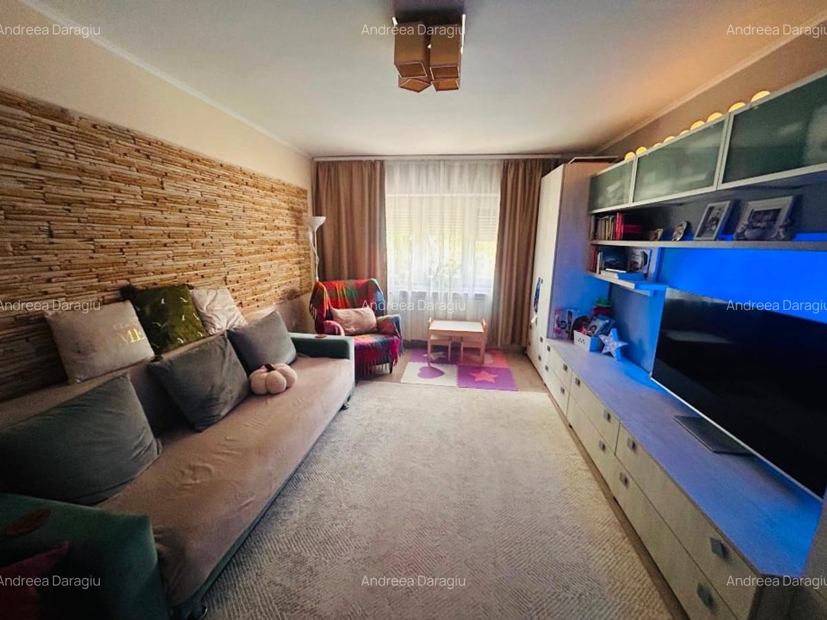 Apartament de vanzare etaj 1, Oradea, Piata Decebal - 2
