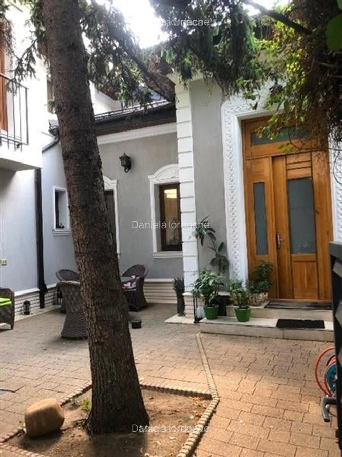 Casa, vila P+1, B-dul Carol cu Armand Calinescu - 2