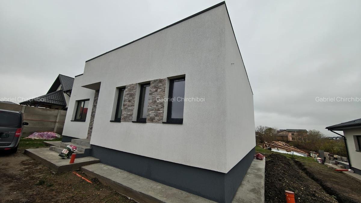 Casa individuala   -  4 camere  -  90 mp utili  -  353 mp teren - 2