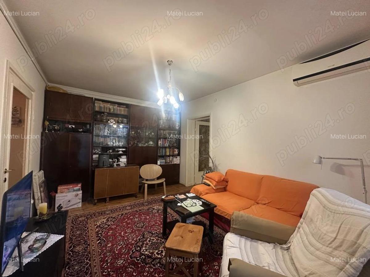 Agentia imobiliara VIGAFON vinde apartament 3 camere Democratiei - 1