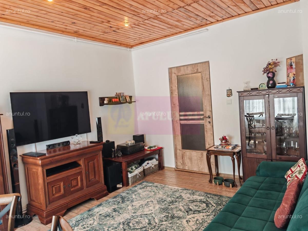 Apartament cu 4 camere de vanzare in Busteni - 1
