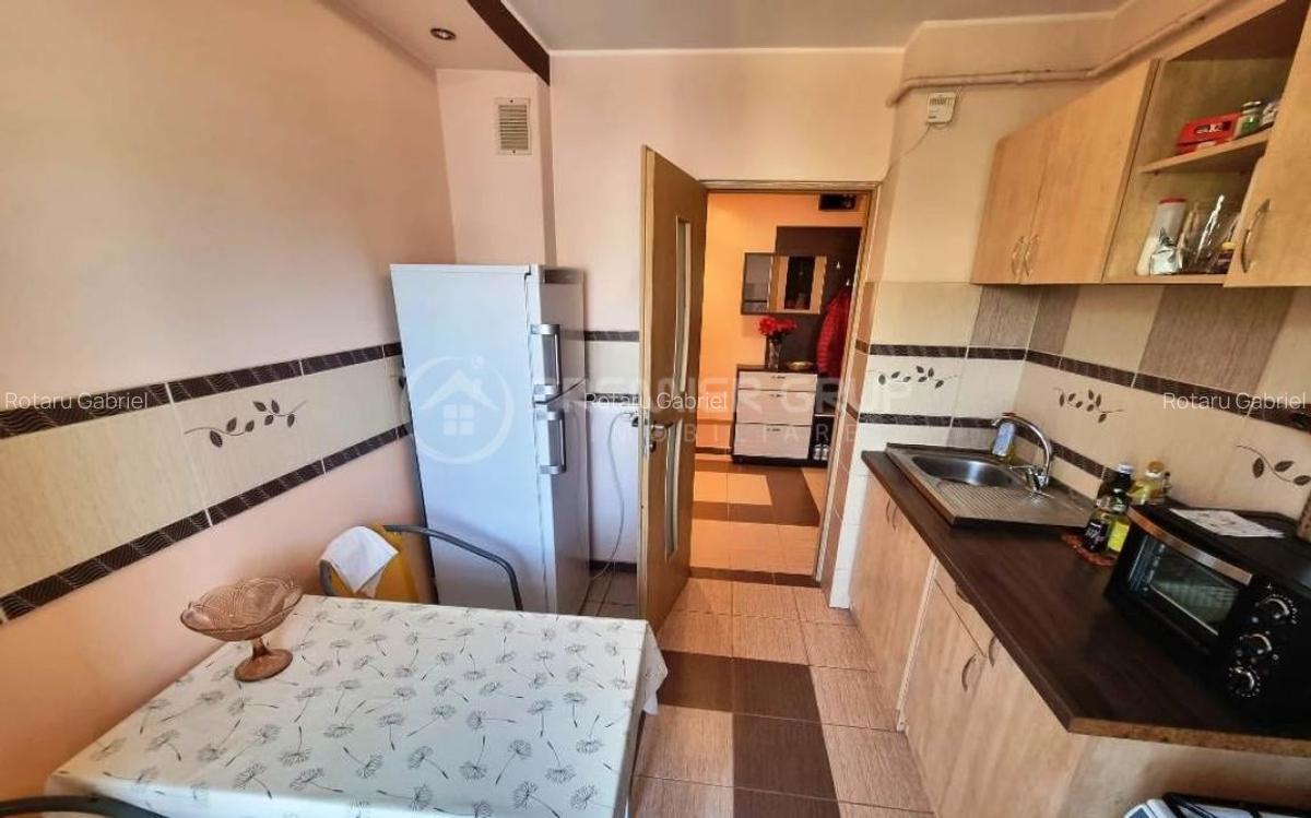 Apartament cu 3 camere decomandat, mobilat în Central - 6
