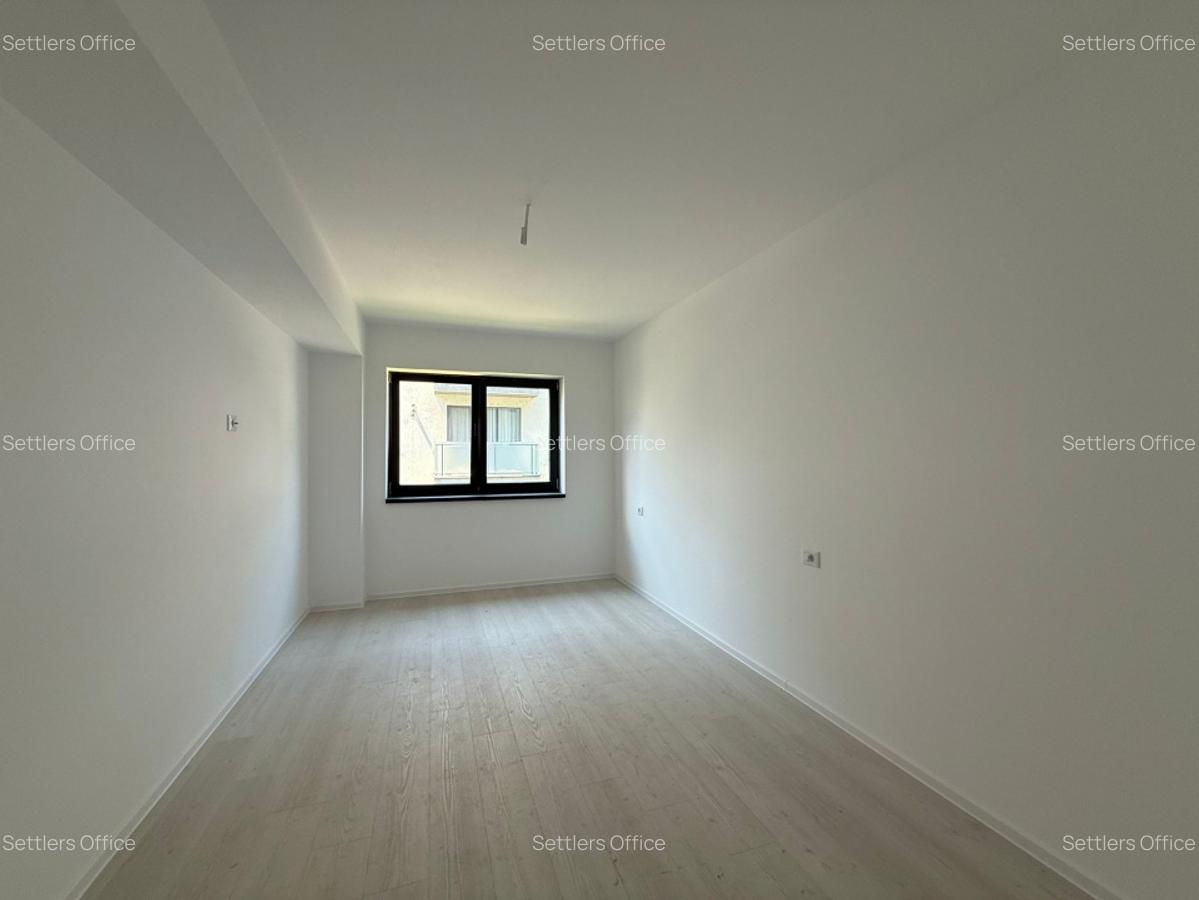Apartament cu 2 camere semidecomandat în Tractorul - 5