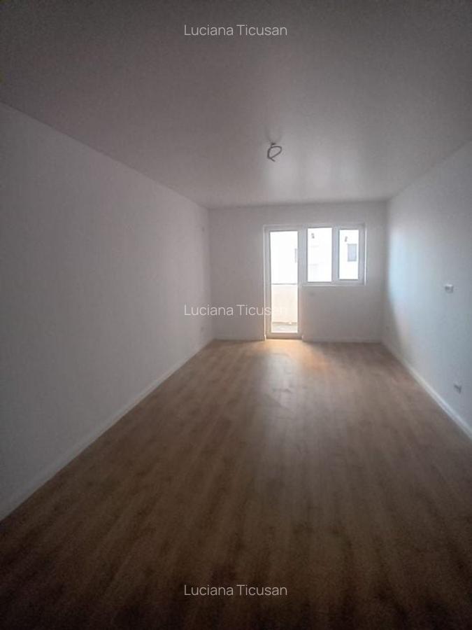 Apartament cu 2 camere decomandat în Apărătorii Patriei - 1