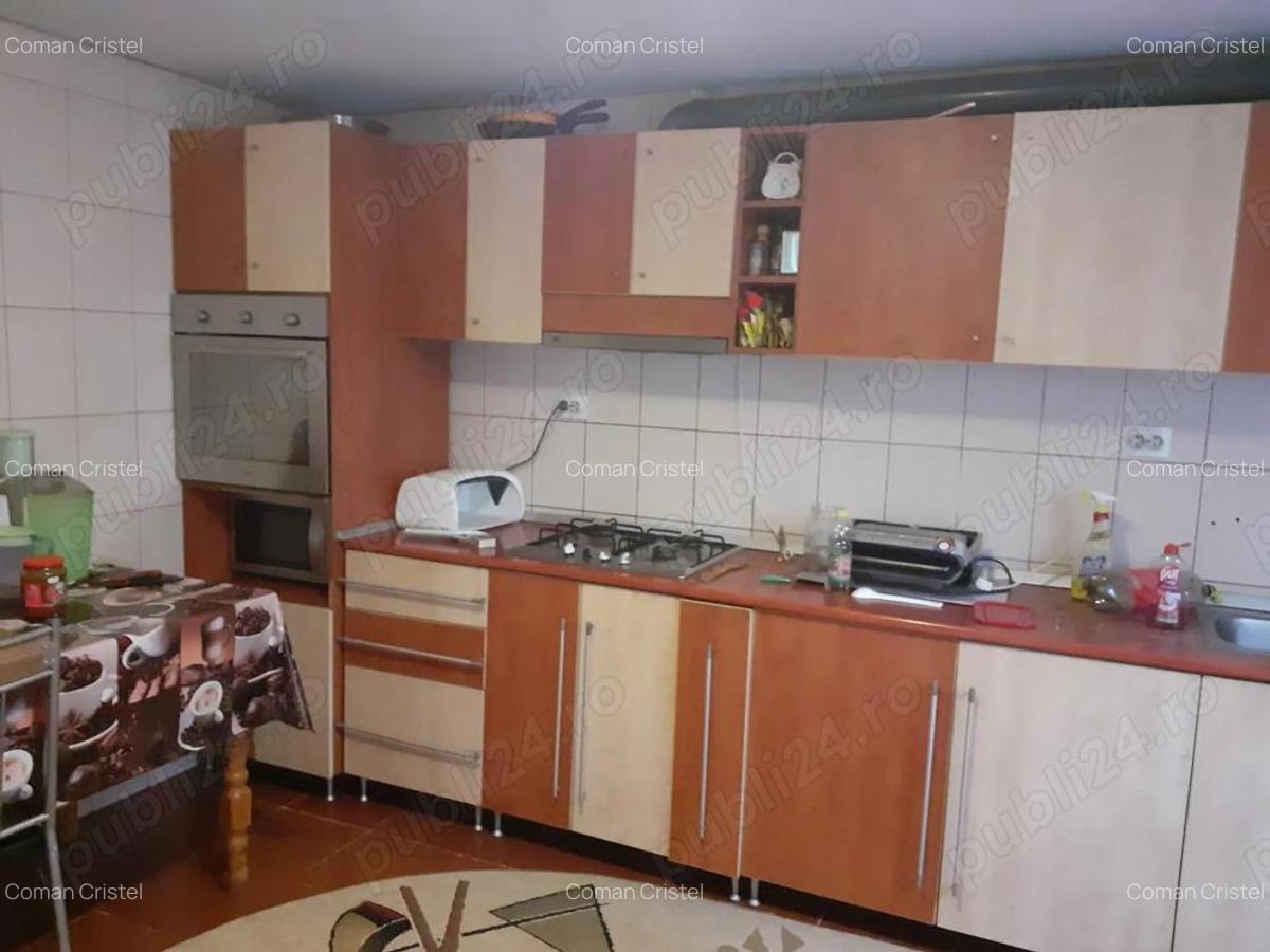 Vanz. P + M mobilata si utilata, caramida, 500.mp.,d.9 ml, 2 garaje str. Grivitei cu G.E.Grigorescu - 14