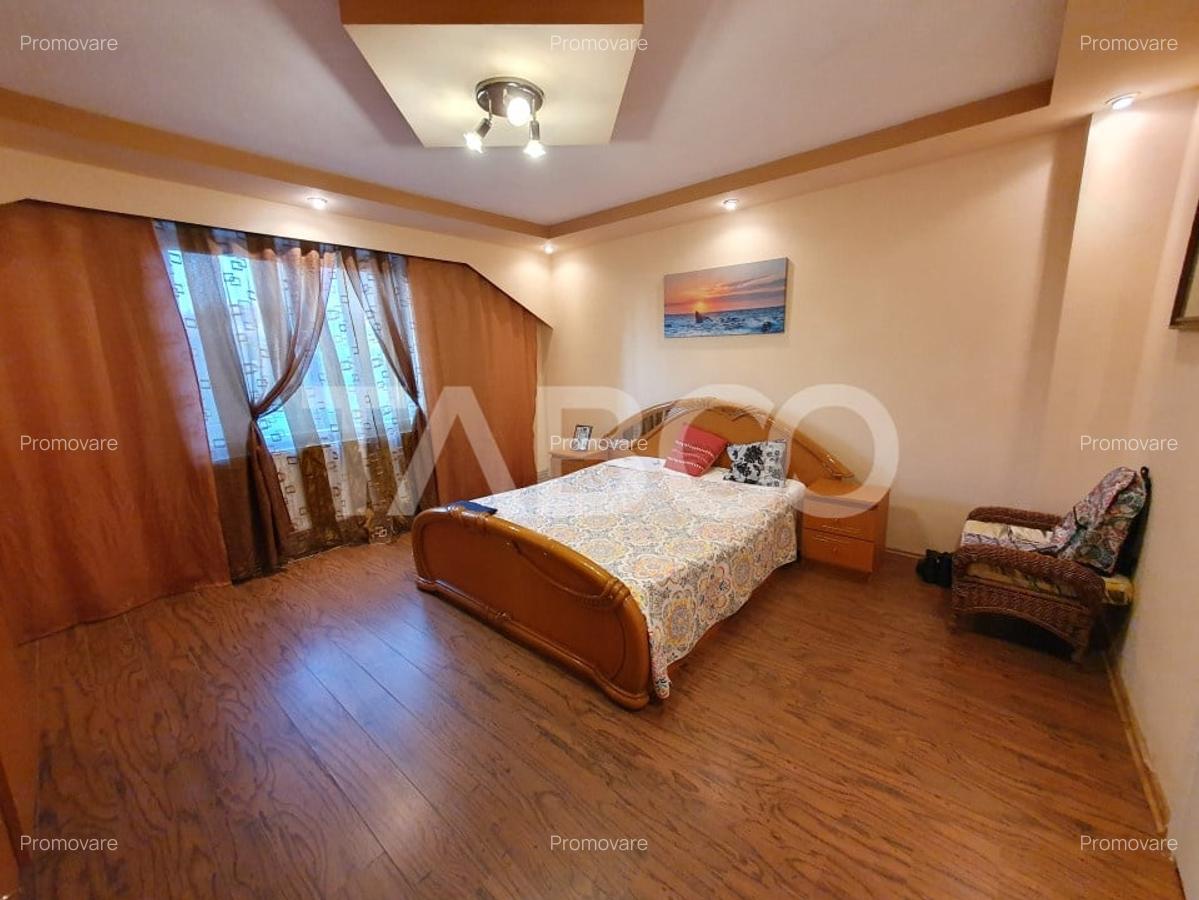 Casa individuala cu 7 camere 2 fronturi 1000 mp teren in Sura Mare - 2