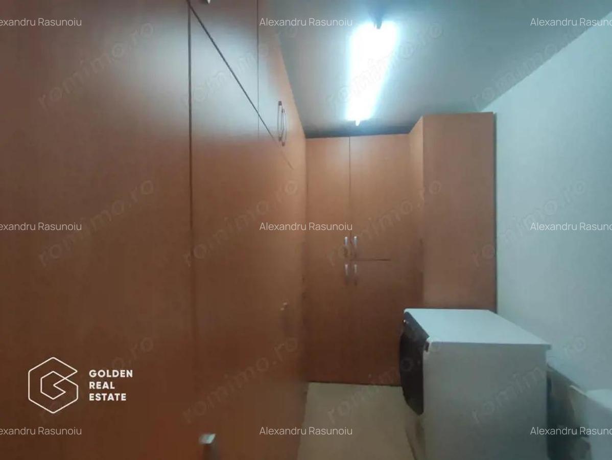 Casa solida, spatiu interior mare, zona Micalaca - 12
