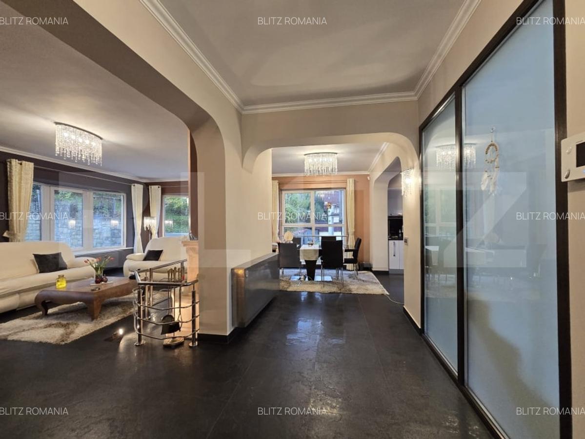 Vile  cu piscina exclusivista de vanzare in zona  Grand Hotel Italia - 2