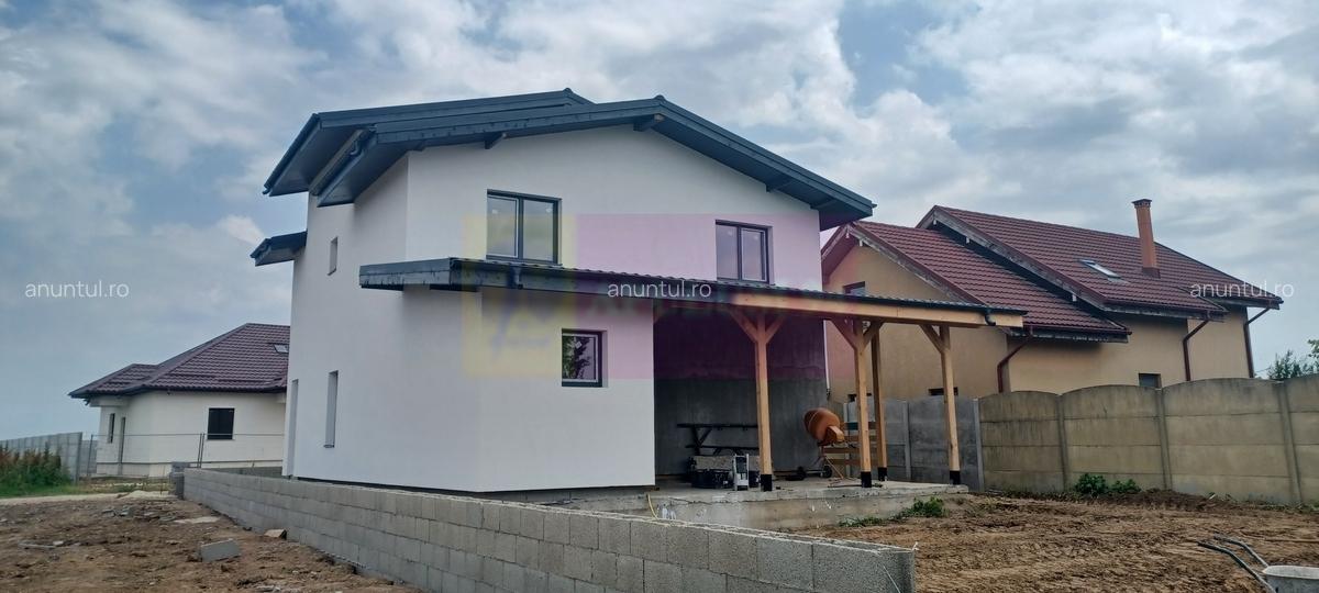 Sabareni, casa parter + etaj, 5 camere, 3 bai, terasa acoperita, CT - 4