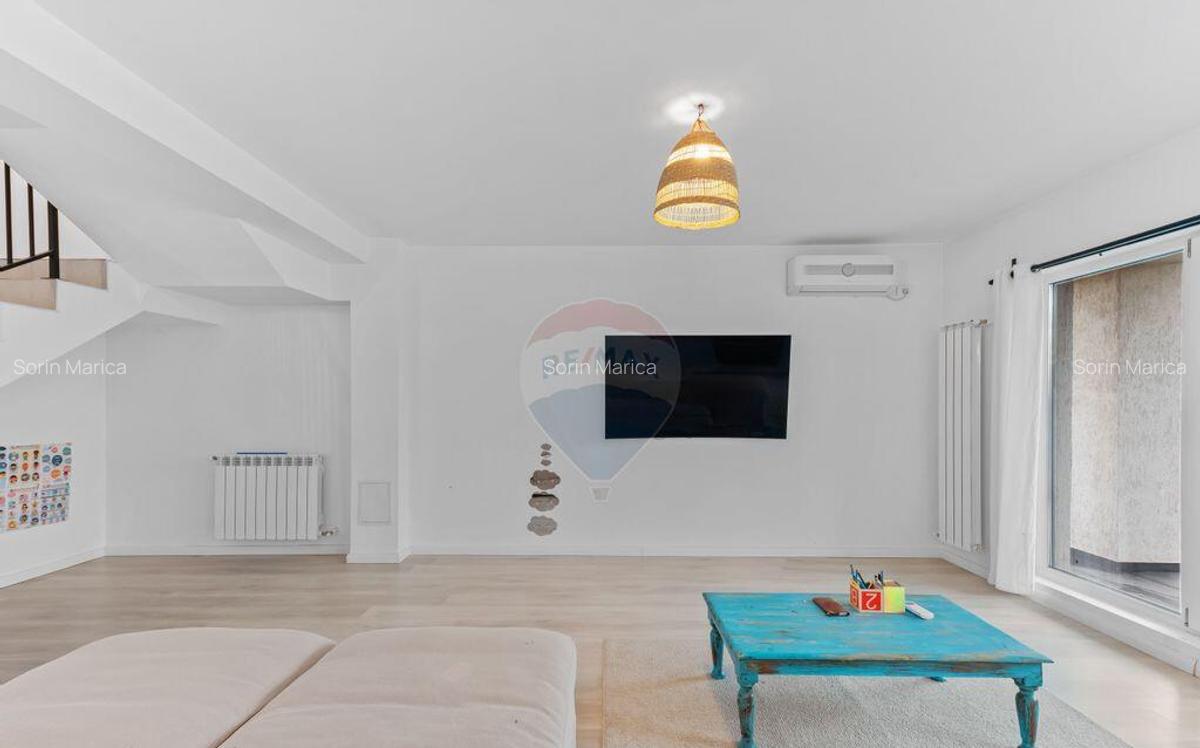 VANZARE Casa / Vila moderna cu 4 camere si curte Dragom... - 14