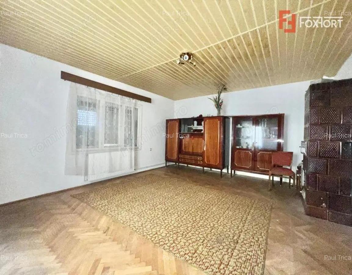 Casa individuala cu 3 camere si teren de 952 mp, zona Crisan - 1