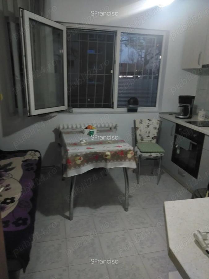 Inchiriez apartament o camera in Buziasului - 1