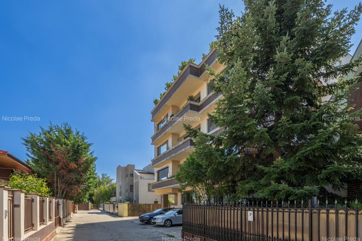 Modern 3 bedroom apartment near British School. FIRST RENTAL. - 13