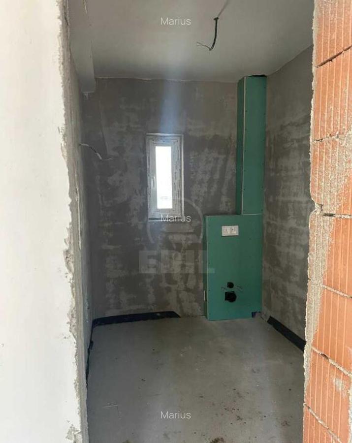 Casa individuala, semifinisata, Lona - 8