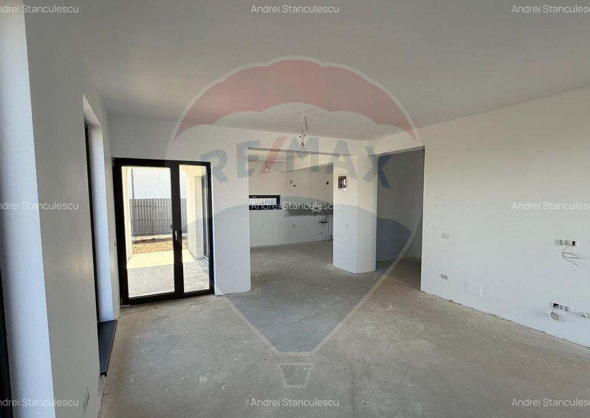 VANZARE Vila cu 4 camere in Pantelimon - 10