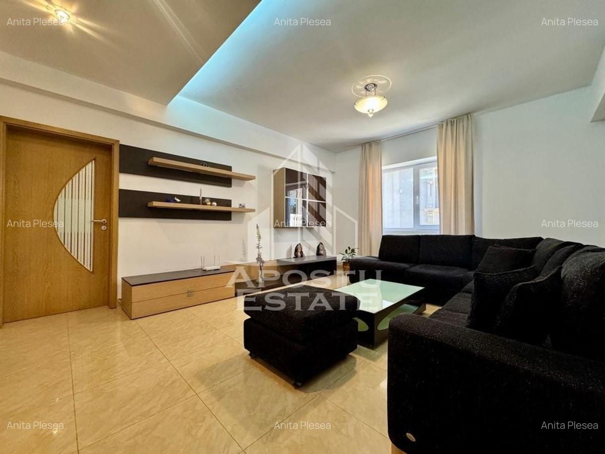 Apartament cu 3 camere semicentral cu o suprafata de 90 mp - 1