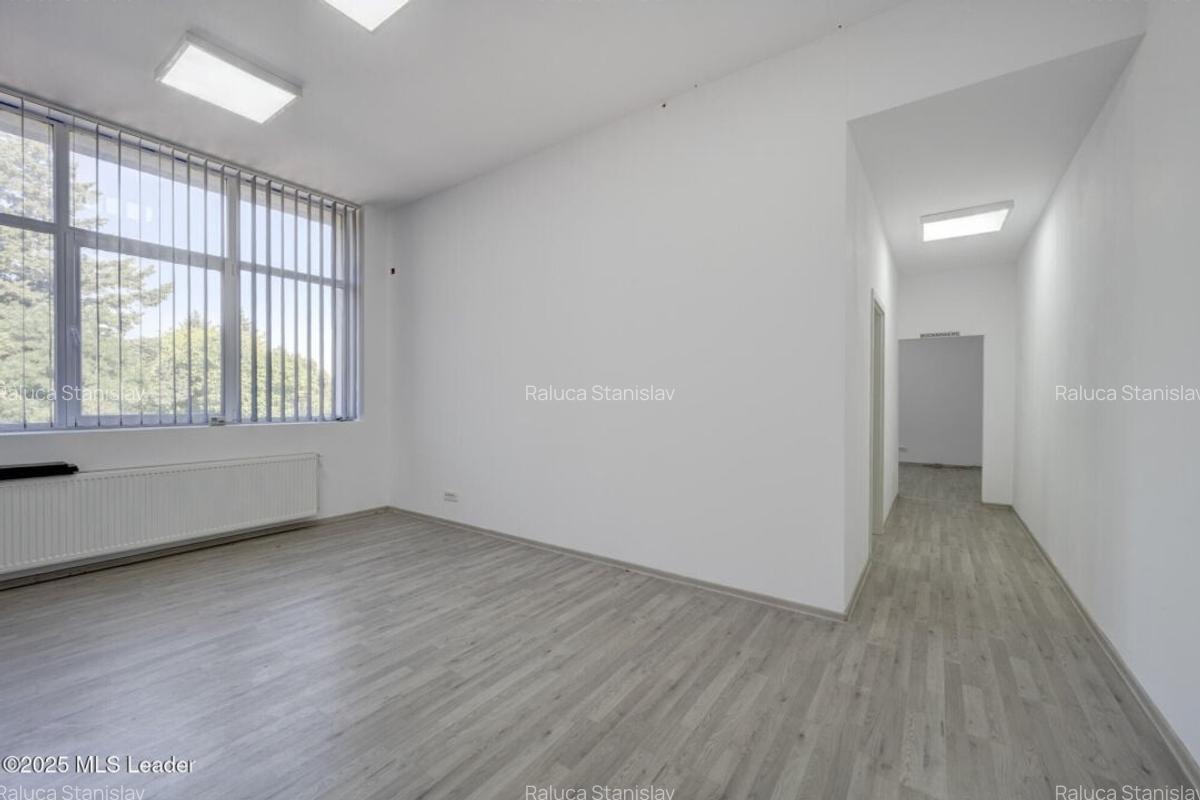 De vanzare spatiu birouri si depozitare, teren  Danubiana - 7