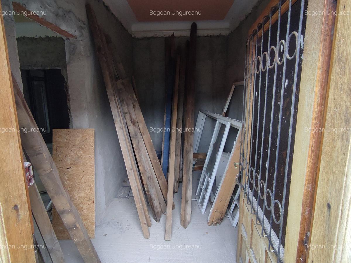 Sinaia / Peles - Vila D + P + M - 10 Camere - 260 mp utili - 700 mp teren - 30