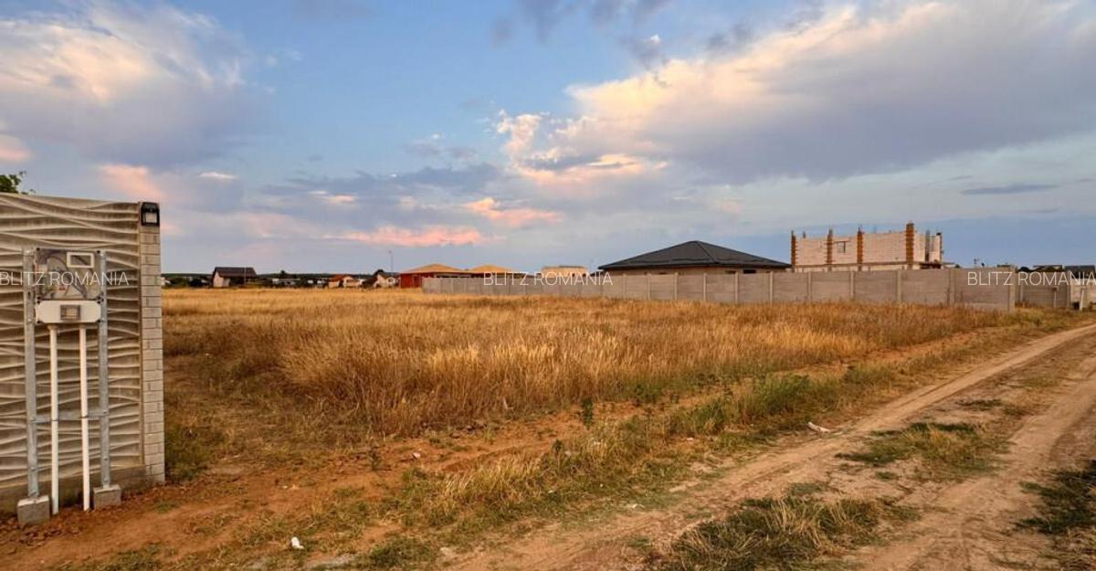 Tefen intravilan Selgros 680 mp cu deschidere 15m - 1