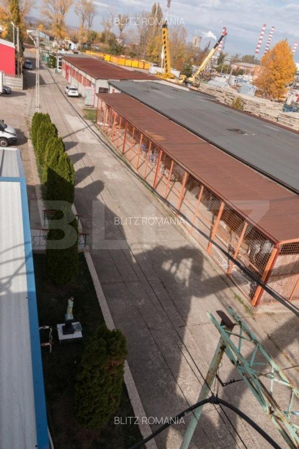 Hale, spatiu productie si depozitare 3187 mp si teren 9141 mp. - 1
