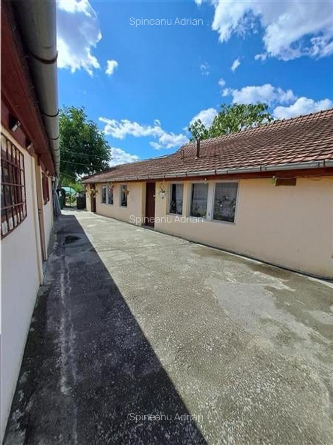Casa individuala  Mehala aproape de Piata -Profi, 22 m front stradal - 17