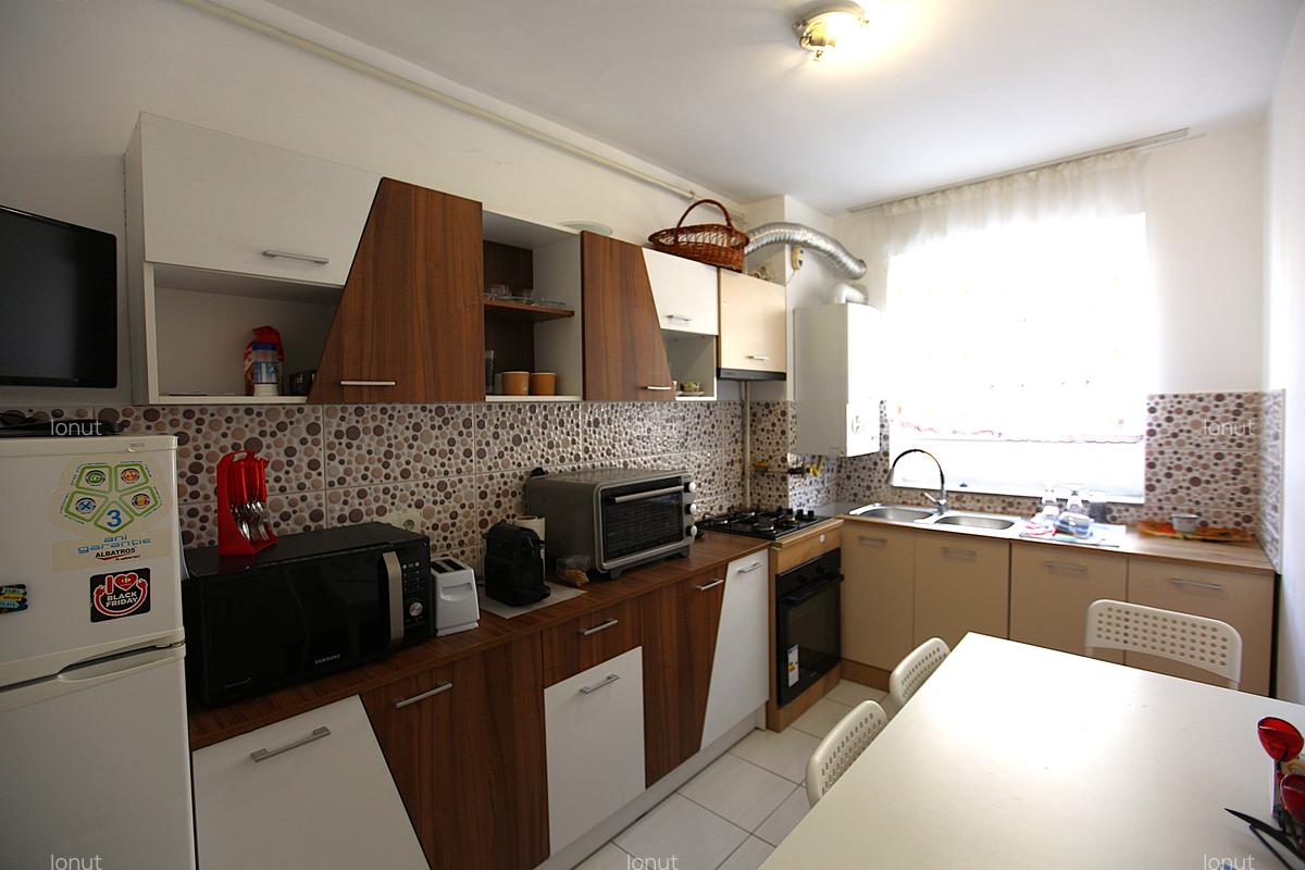 Apartament cu 2 camere decomandat, mobilat în Bartolomeu - 3