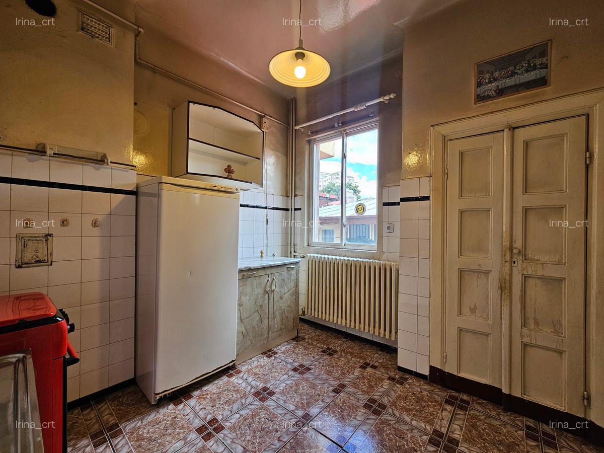 Central-Piata ALBA IULIA-Vanzare vila interbelica cu 2 apartamente individuale! - 12