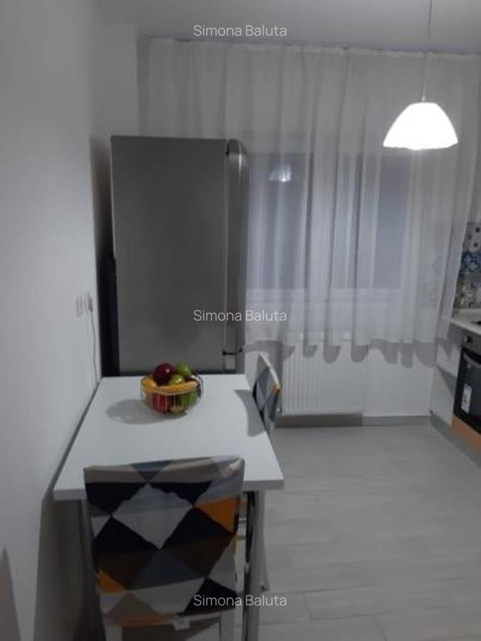 Vanzare apartament 3 camere metrou Gorjului - 2