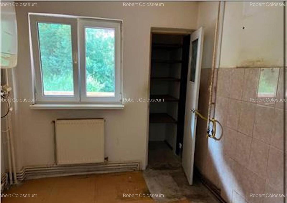 Apartament cu 4 camere, decomandat - zona Racadau - 8