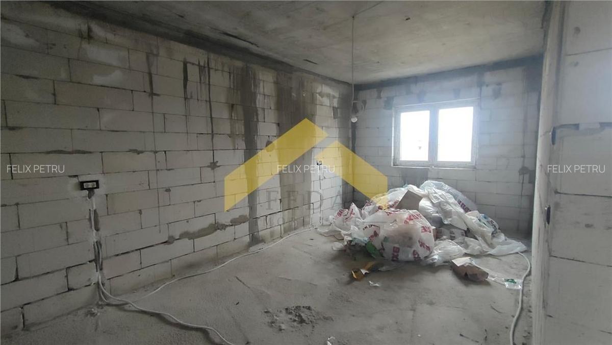 Casa la rosu de vanzare in localitatea Fantanele - 7