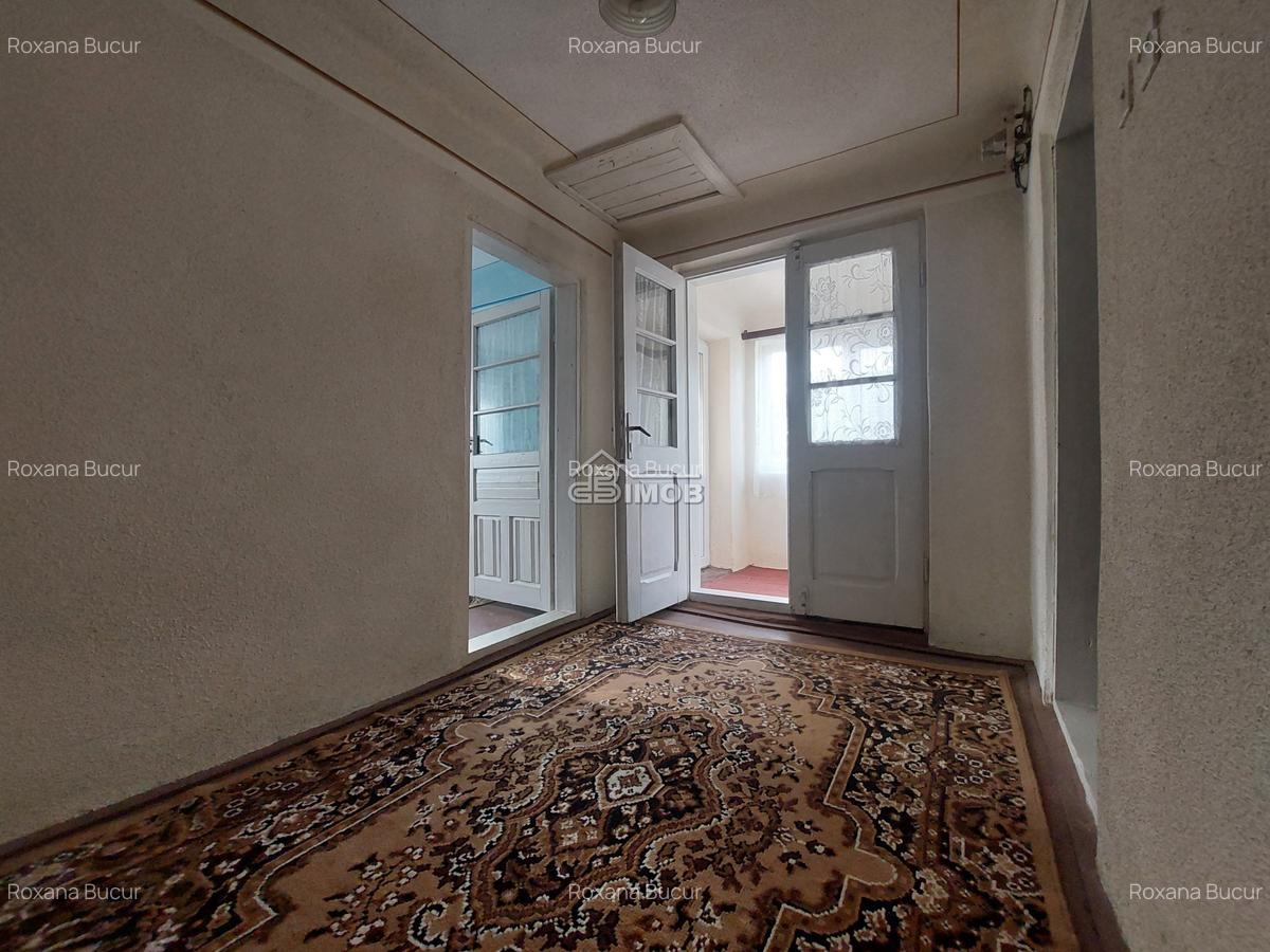 Casă cu 5 camere în Comișani - 3
