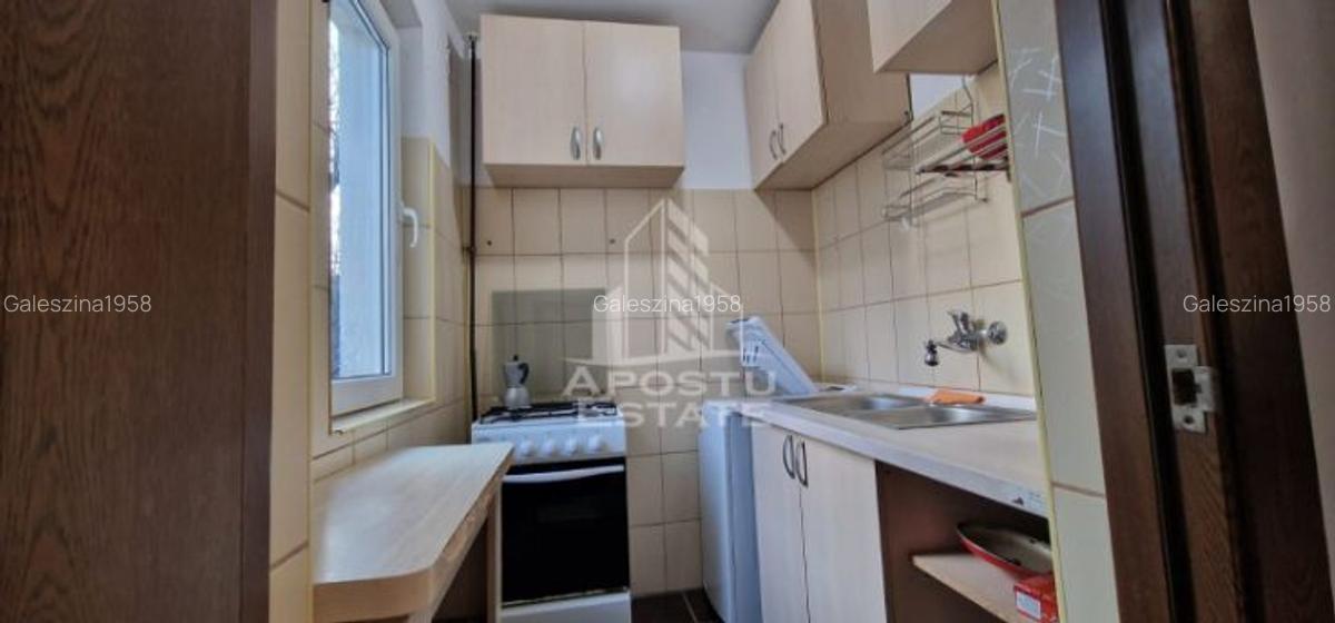 Închiriez apartament central - 4