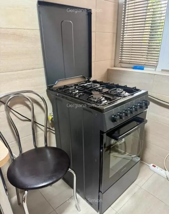 Apartament cu 3 camere semidecomandat, mobilat în Pajura - 8