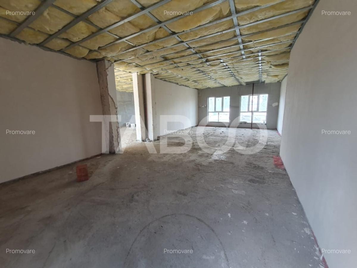 Spatiu comercial suprafata 132 mp se poate vinde si separat 66 si 66mp - 2