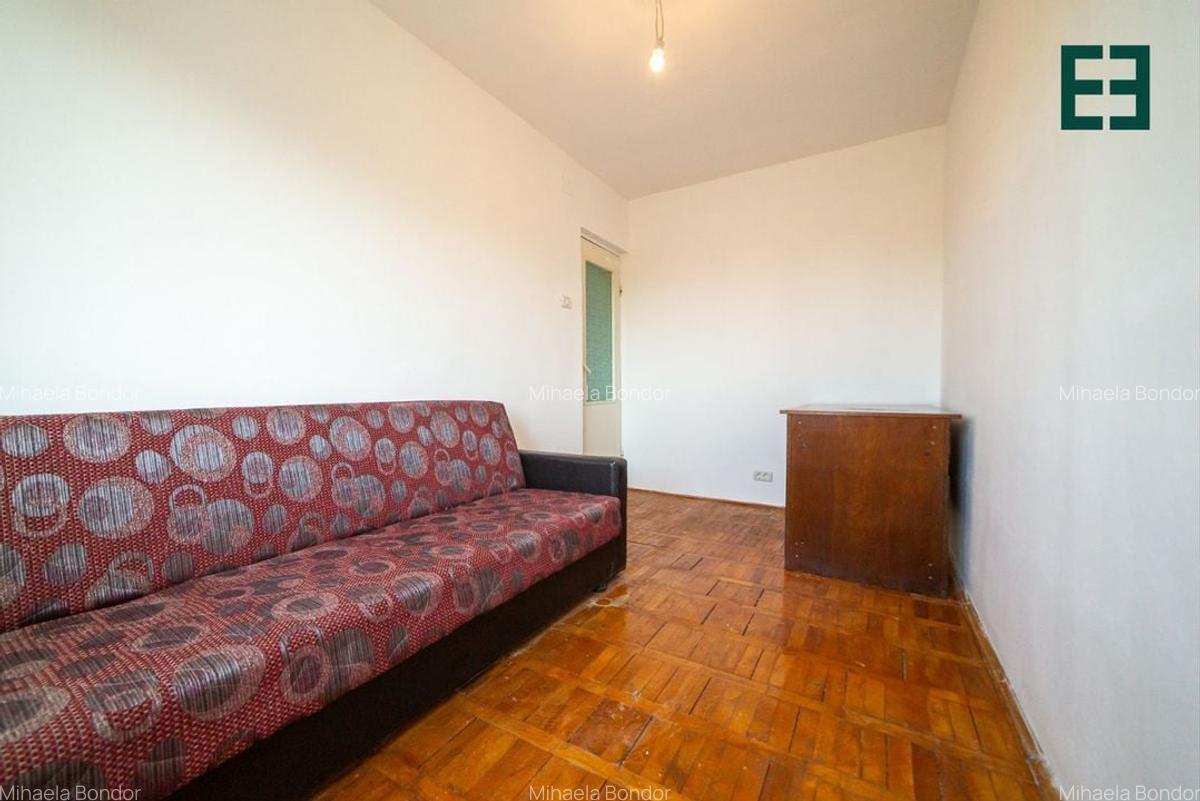 Apartament cu 3 camere etajul 4 Cartierul A. Vlaicu - Arad - 11