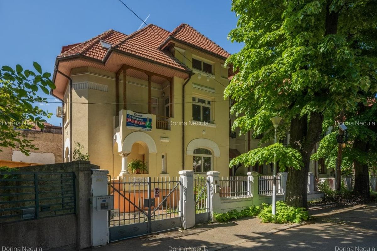 Vila cu arhitectura distincta, 7 camere, renovata, intr-o locatie exclusivista - 53