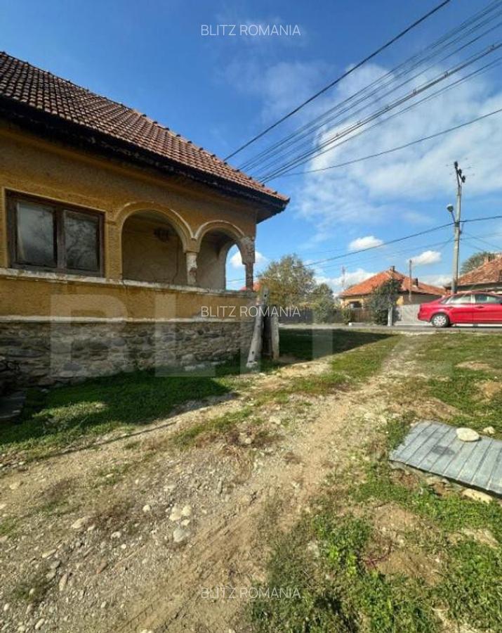 Casa la iesire din oras, zona Dragoieni - 2