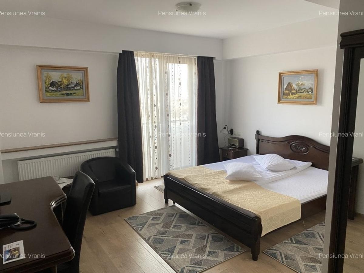 Vând pensiune turistică clasificată situată în loc. S - 4