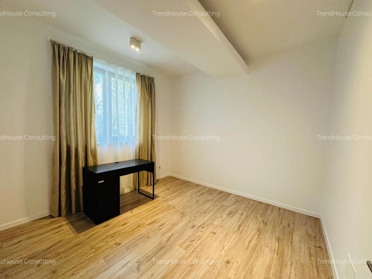 Vila Individuală Elegantă cu 6 camere, Curte Proprie–Padurea Baneasa - 5