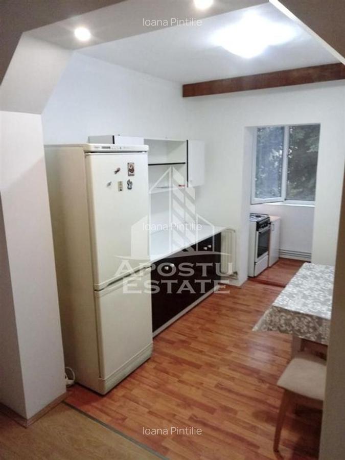 Apartament cu 2 camere, decomandat, zona Complex - 4