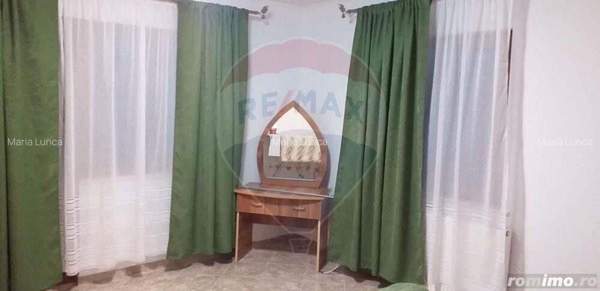 Casa / Vila cu 6 camere de vanzare - 18