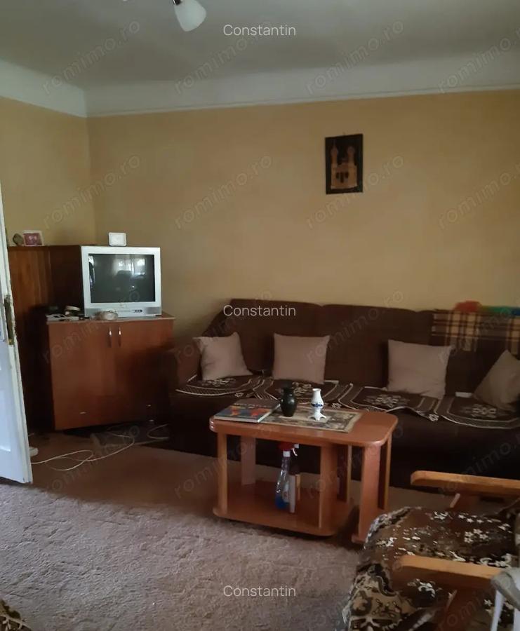 Casa de vanzare - 3 Casa de vanzare - 3