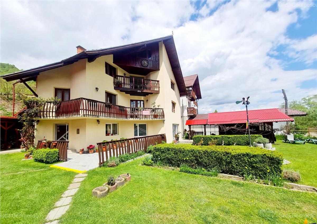 FILM! Pensiune in decor de poveste, loc de istorie si legend - 14