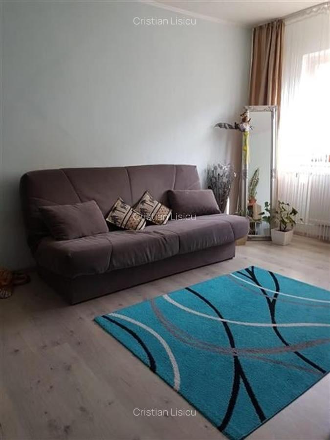 Apartament 3 camere,etaj 2, semidecomandat, renovat, zona ?mbovi?a - 9