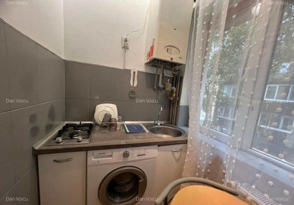Pers.fiz. Vând garsonieră în Târgu-Mureș, 7 noiembrie, et 2, renovat, utilat, CT - 2