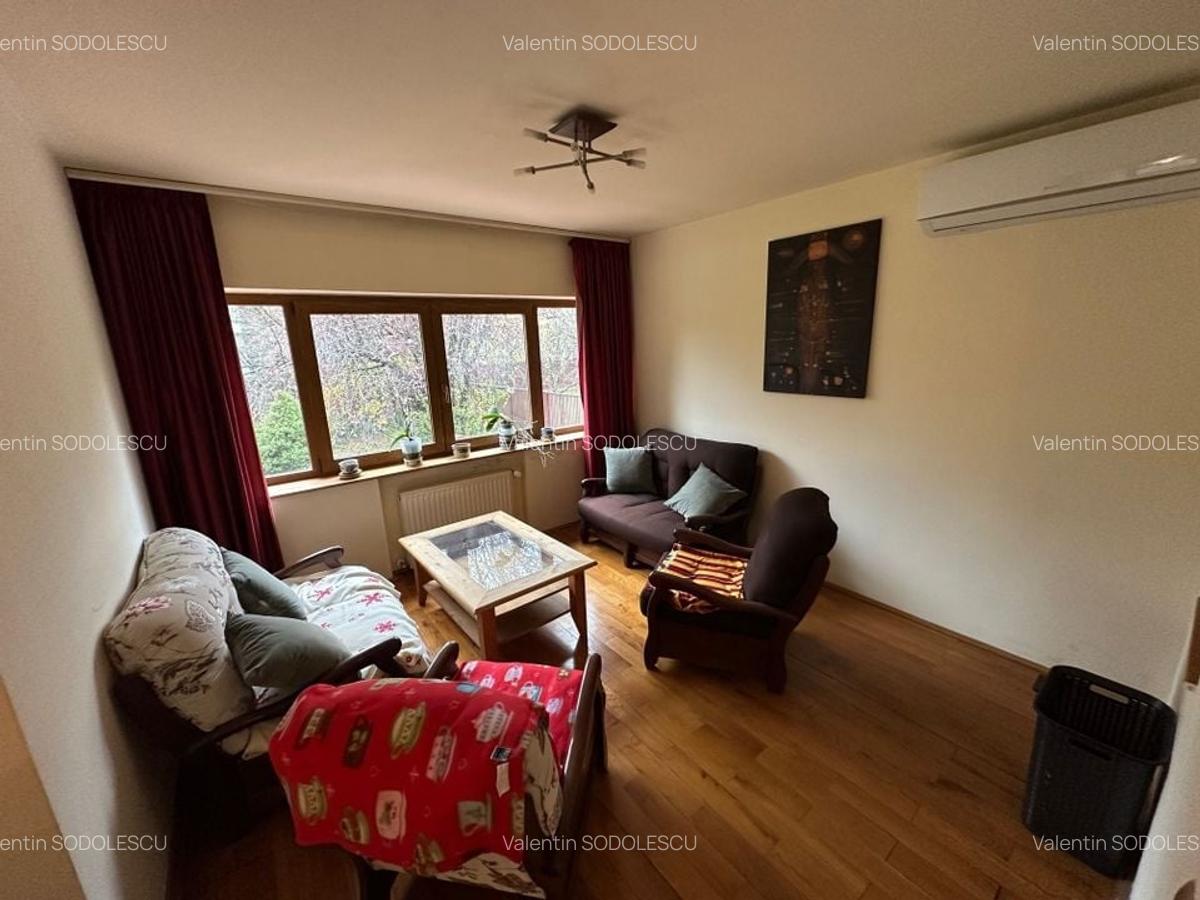 Casă / Vilă cu 6 camere în zona  Calea Aradului - 10