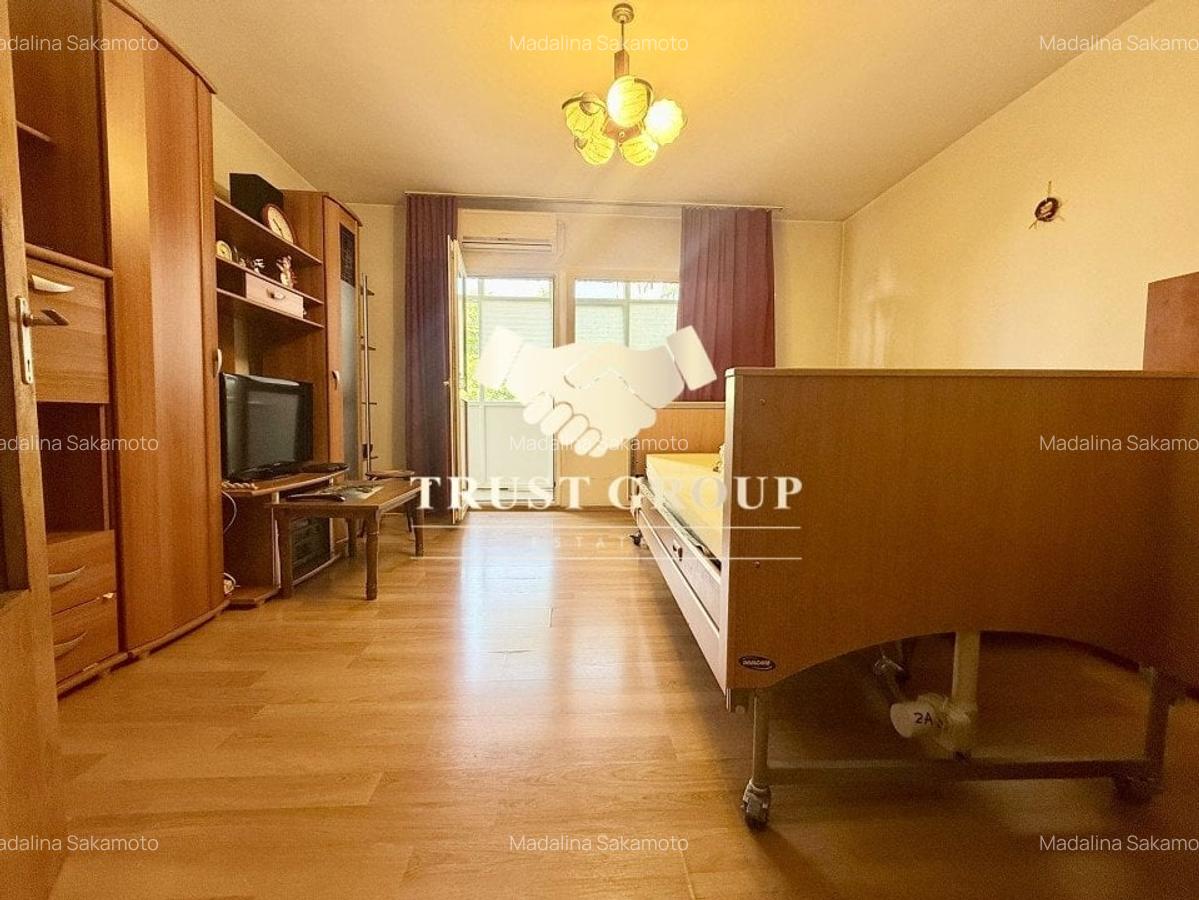 Apartament cu 4 camere decomandat în P-ța Victoriei - 3