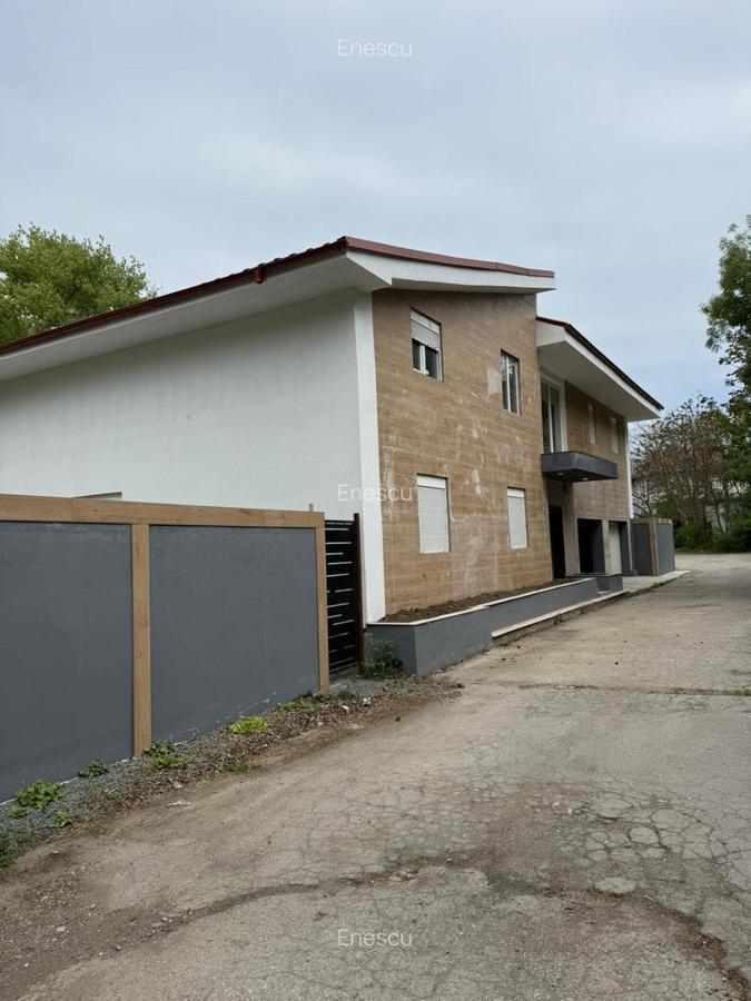 Investiție sigură – vilă P+2 cu funcțiuni mixte, Eforie Sud - 2 Investiție sigură – vilă P+2 cu funcțiuni mixte, Eforie Sud - 2