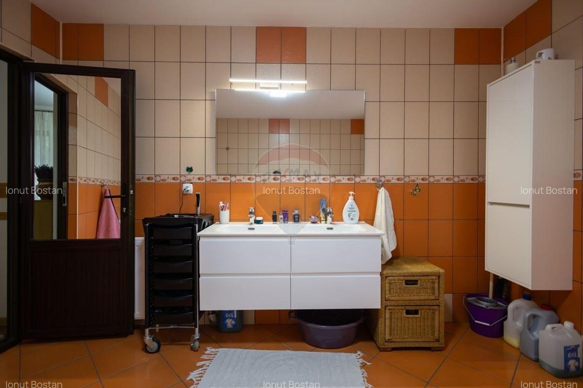 Casa spatioasa de vanzare - 15