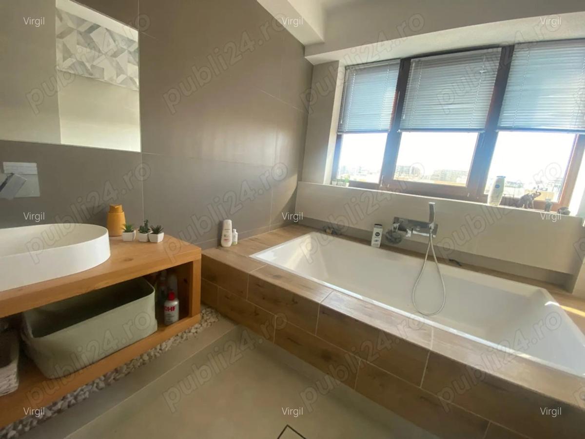 Apartament spatios de vanzare 3 camere Palazu Mare - 10